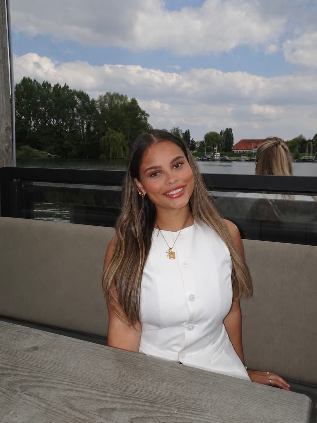 Chenoa P., verpleegkundige